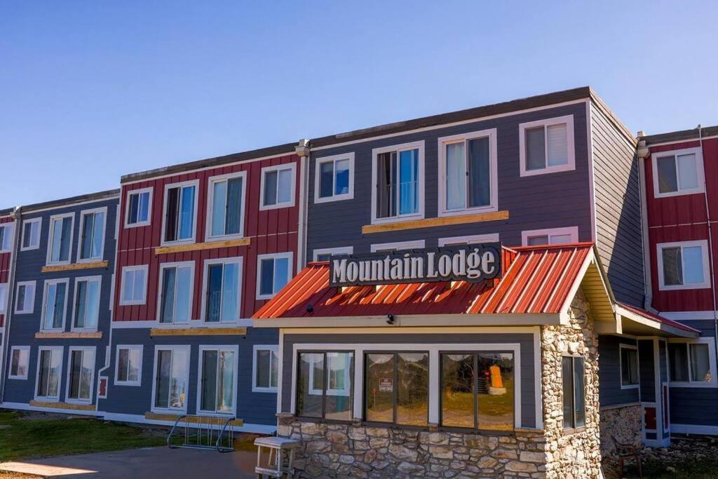 Mountain Lodge Getaway, Ski-In/Ski-Out, Heart Of The Village สโนว์ชู ภายนอก รูปภาพ