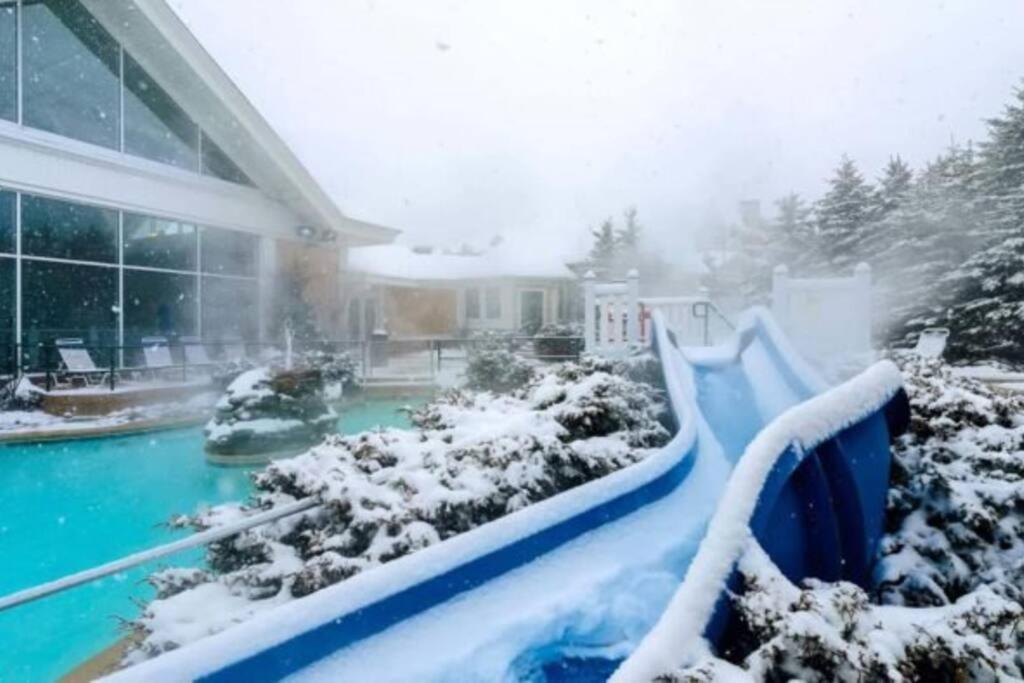 Mountain Lodge Getaway, Ski-In/Ski-Out, Heart Of The Village สโนว์ชู ภายนอก รูปภาพ